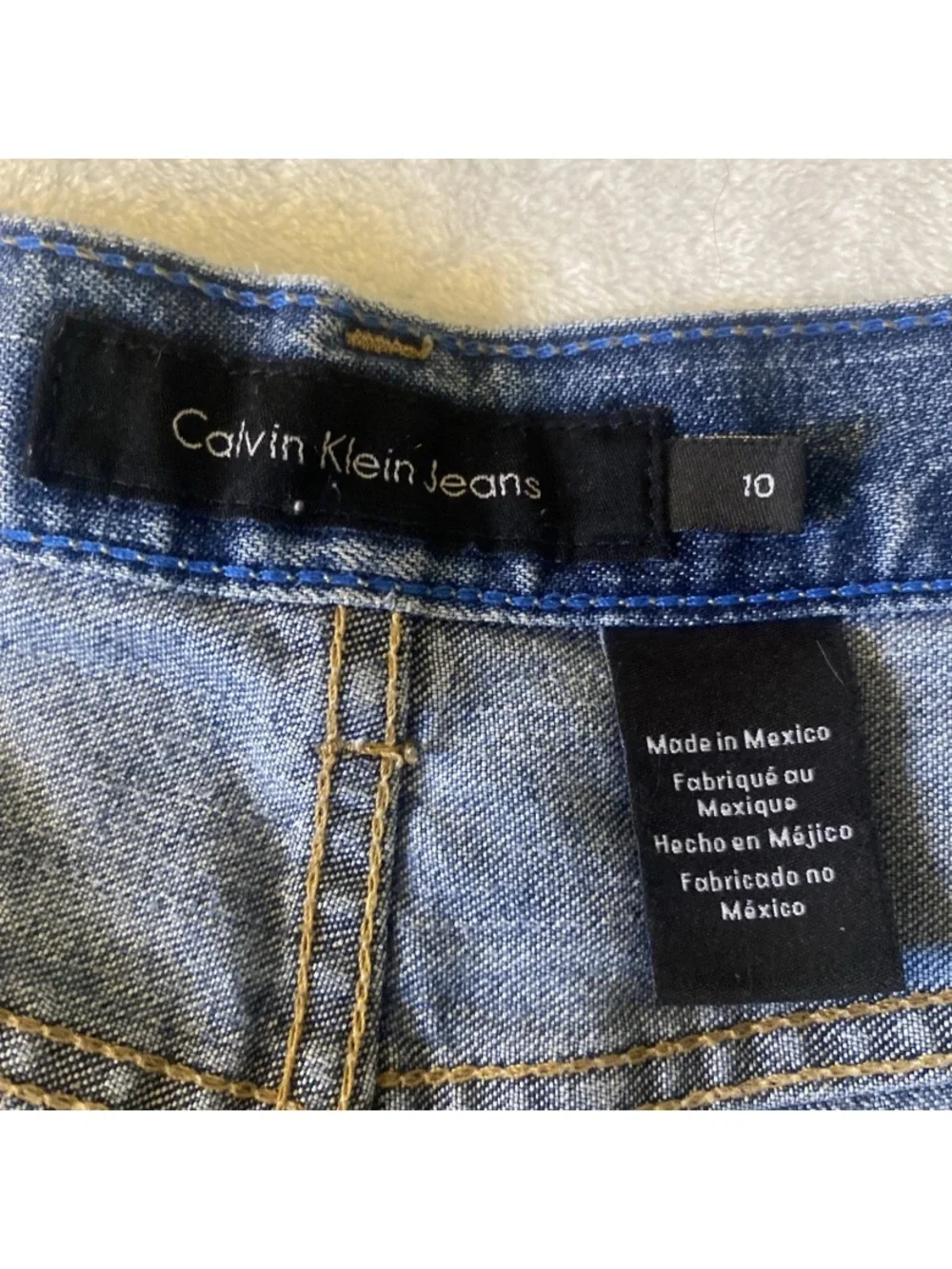 Calvin Klein Jeans Women's Size 10 Medium Blue Wash Classic Cuffed Capris